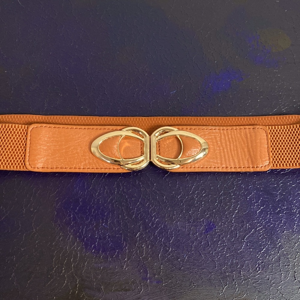 Vintage ochre burnt orange belt with gold clasp elastic 35” - 52”